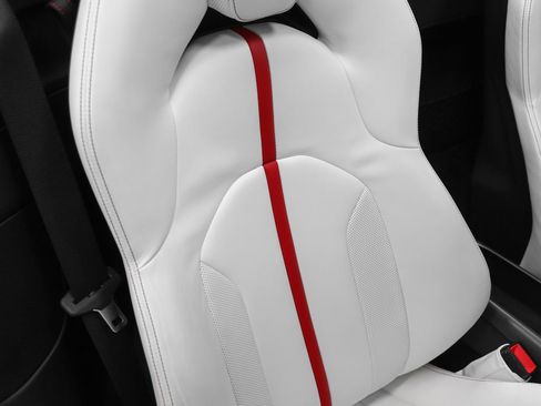 Used 2022 Ferrari F8 Tributo RWD image 28
