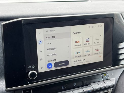 Used 2025 Toyota Camry LE image 18