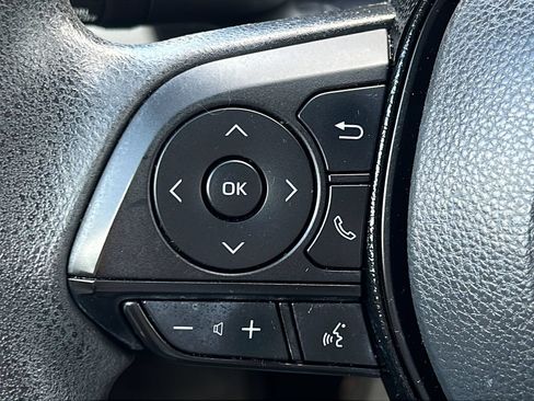 Used 2021 Toyota RAV4 XLE AWD/4WD image 19