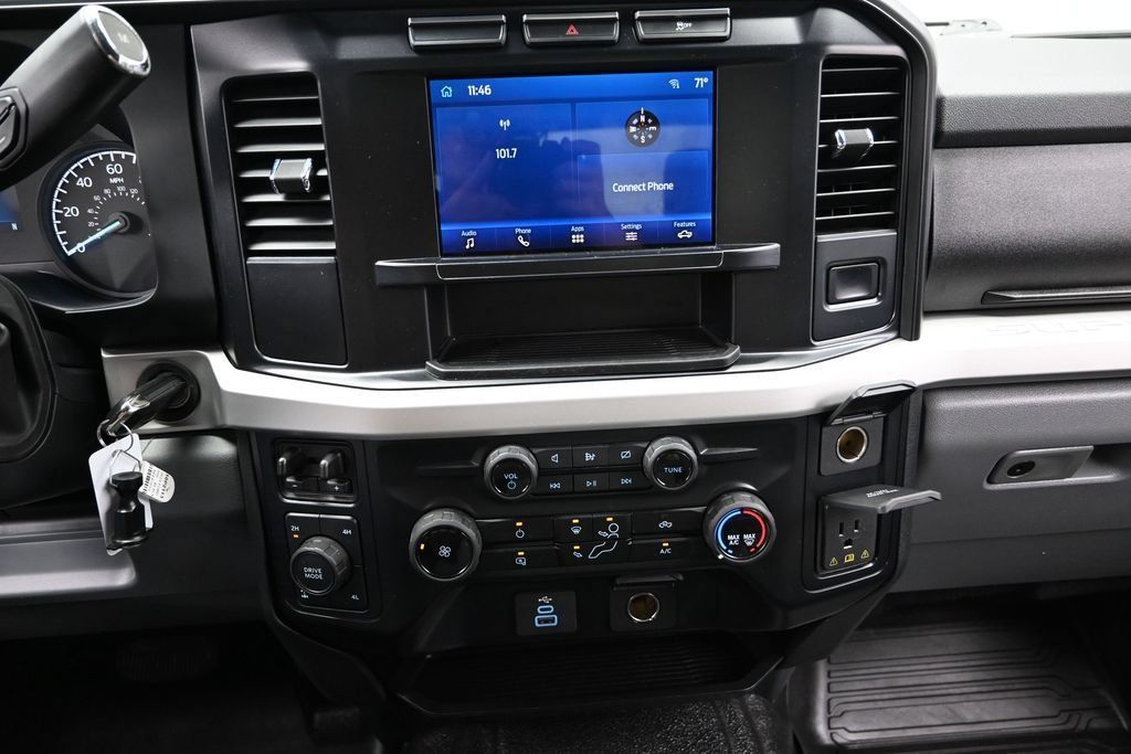 Used 2024 Ford F350 XLT AWD/4WD image 32