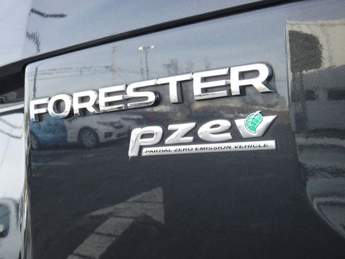 Used 2017 Subaru Forester 2.5i w/ Alloy Wheel Package image 8