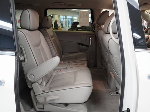 Used 2013 Nissan Quest SV w/ Leather Pkg image 21