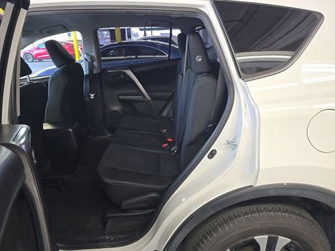 Used 2018 Toyota RAV4 LE w/ All Weather Liner Package FWD image 8