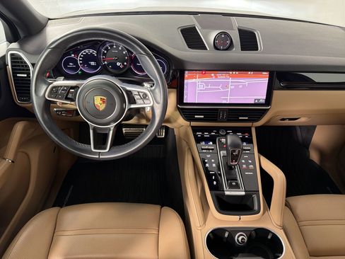 Certified 2021 Porsche Cayenne S image 27