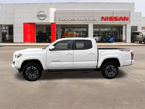 Used 2020 Toyota Tacoma TRD Sport image 6