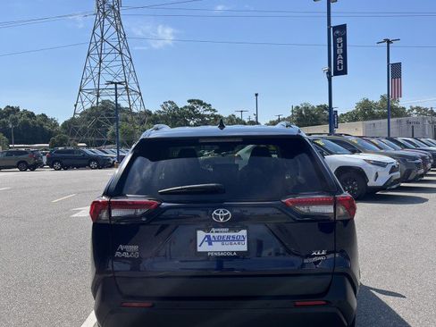 Used 2023 Toyota RAV4 XLE Premium image 4