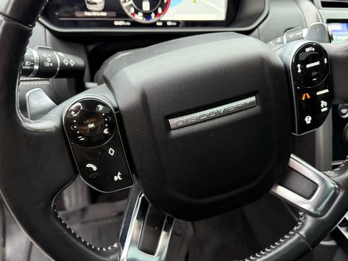 Used 2020 Land Rover Discovery HSE image 17