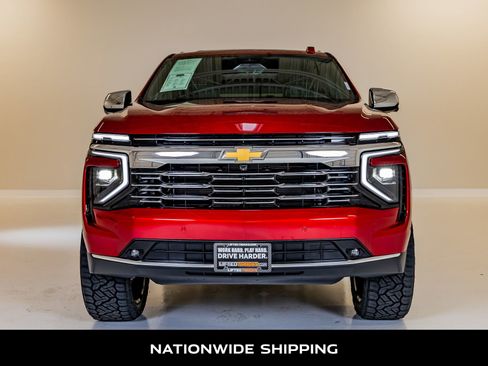 Used 2026 Chevrolet Suburban Premier AWD/4WD image 4