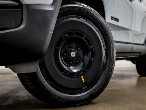 Used 2025 Rivian R1S Adventure Dual AWD/4WD image 21