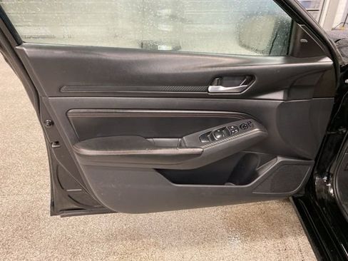 Used 2020 Nissan Altima 2.0 SR FWD image 27
