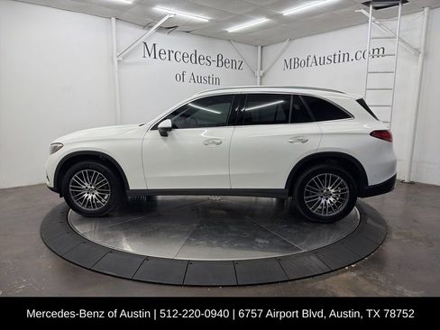 Used 2026 Mercedes-Benz GLC 300 image 4