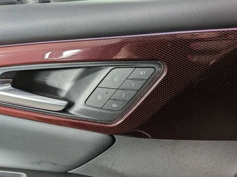 Used 2024 Chevrolet Traverse RS image 11