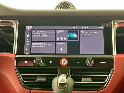 New 2025 Porsche Macan image 17