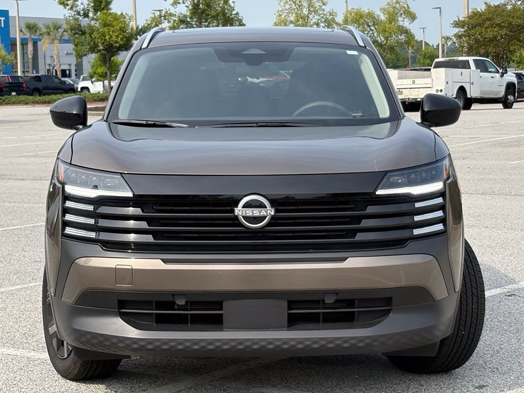 Used 2026 Nissan Kicks SV AWD/4WD image 2