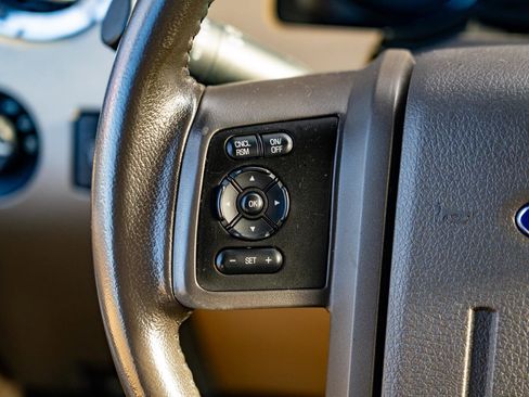 Used 2014 Ford F250 Lariat w/ Lariat Interior Package image 16