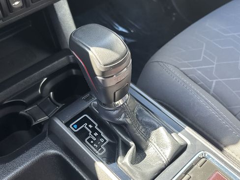 Used 2018 Toyota Tacoma TRD Sport w/ Technology Package AWD/4WD image 22