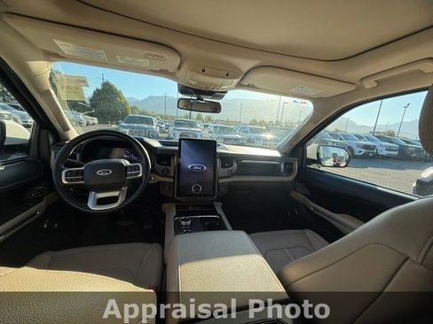 Used 2023 Ford Expedition Limited AWD/4WD image 10