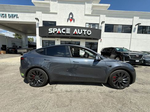 Used 2023 Tesla Model Y Performance image 5