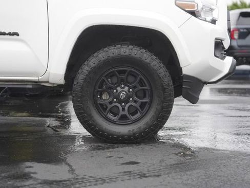 Used 2020 Toyota Tacoma SR5 image 4
