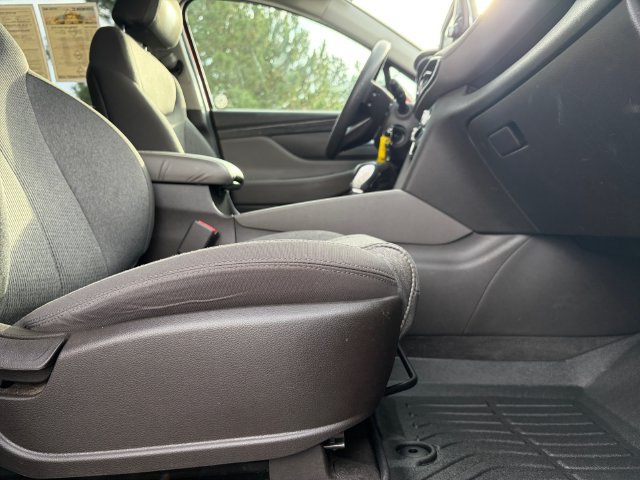 Used 2020 Hyundai Santa Fe SE AWD/4WD image 19
