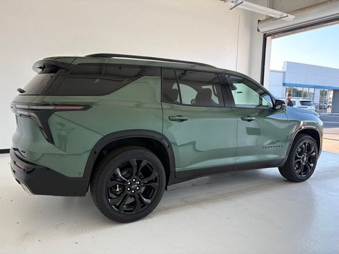 New 2027 Chevrolet Traverse RS w/ LPO, Floor Liner Package FWD image 24