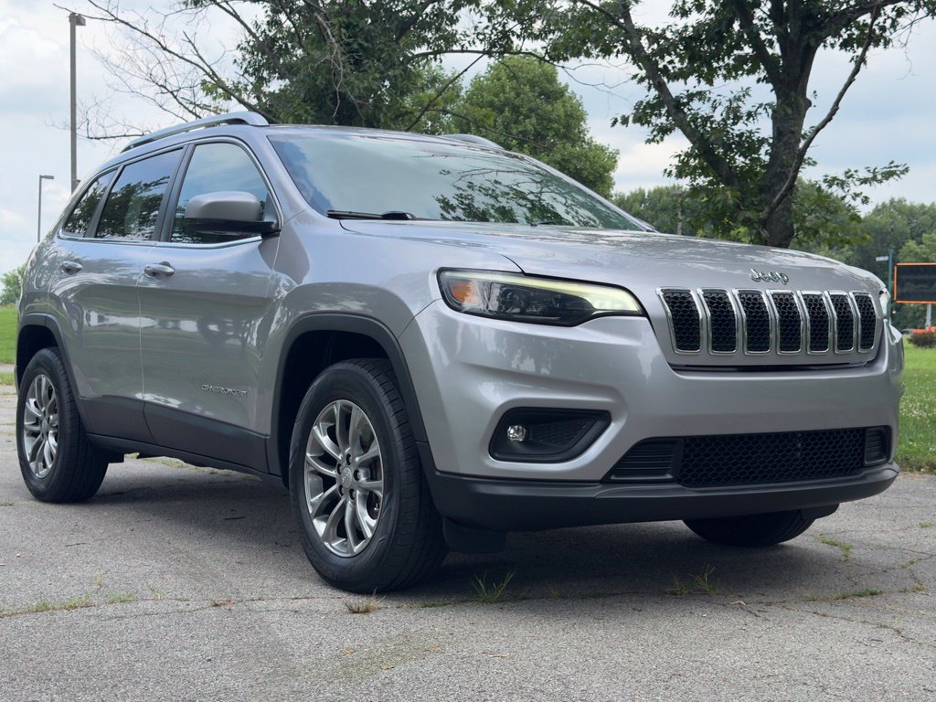 Used 2019 Jeep Cherokee Latitude Plus AWD/4WD image 1