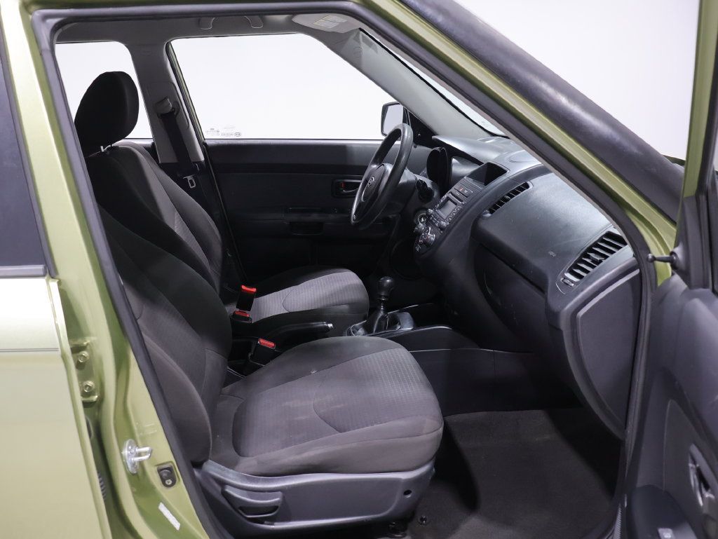 Used 2012 Kia Soul FWD image 25
