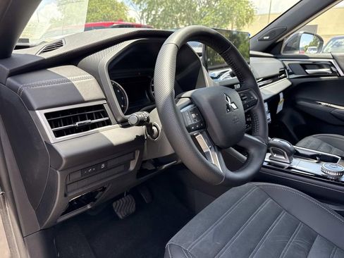 New 2026 Mitsubishi Outlander LE FWD image 22