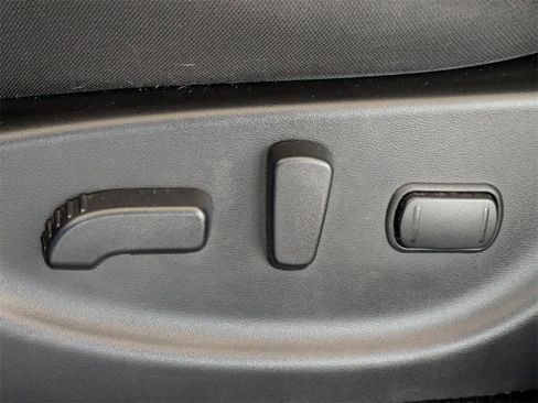 Used 2018 Nissan Leaf SV w/ SV Technology Package image 22