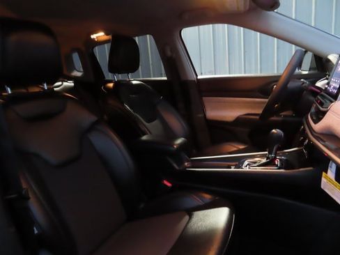 Used 2022 Jeep Compass Latitude image 24