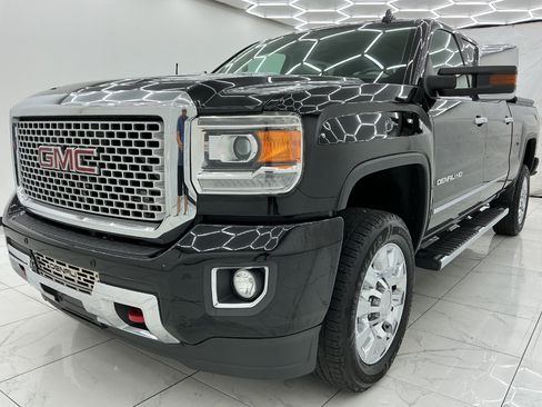 Used 2016 GMC Sierra 2500 Denali w/ Duramax Plus Package AWD/4WD image 1