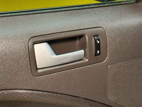 Used 2005 Ford Mustang GT image 26