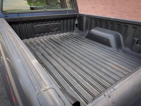 Used 2004 Ford F250 XLT AWD/4WD image 13