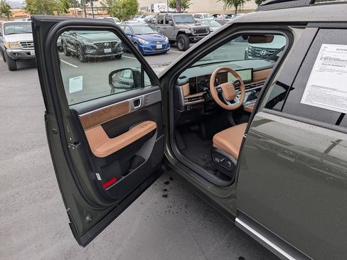 Certified 2026 Hyundai Santa Fe Limited AWD/4WD image 38