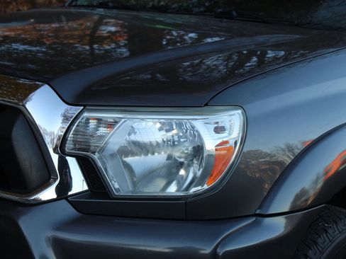 Used 2014 Toyota Tacoma 4x4 Double Cab image 37