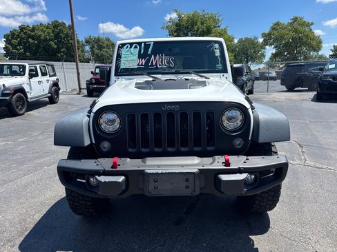 Used 2017 Jeep Wrangler Unlimited Rubicon AWD/4WD image 2