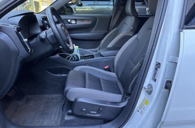 Used 2023 Volvo XC40 Recharge Core w/ Protection Package Premier AWD/4WD image 4