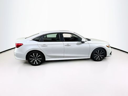 Used 2023 Honda Civic EX image 4