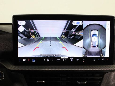 Used 2025 Ford Explorer Platinum w/ Ultimate Package AWD/4WD image 32