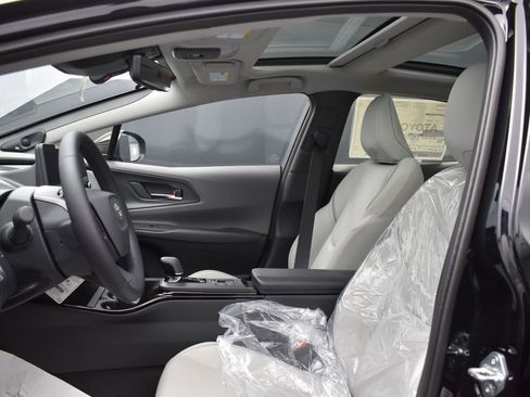 Used 2024 Toyota Prius Limited w/ Limited Premium Package image 16