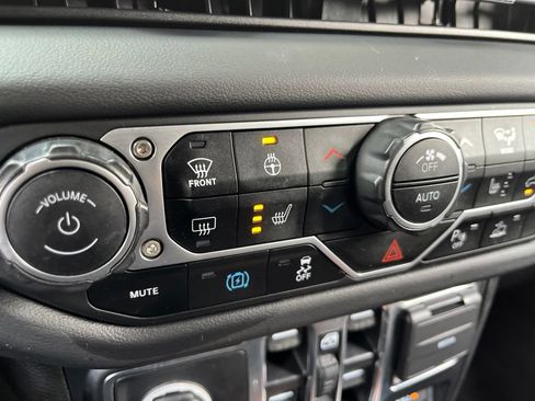 Used 2024 Jeep Wrangler Unlimited Rubicon 4xe AWD/4WD image 39