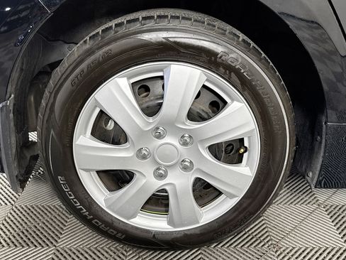 Used 2025 Toyota Corolla LE FWD image 30