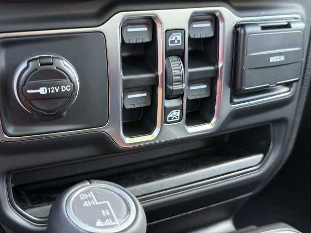 New 2027 Jeep Wrangler Unlimited Sahara AWD/4WD image 34