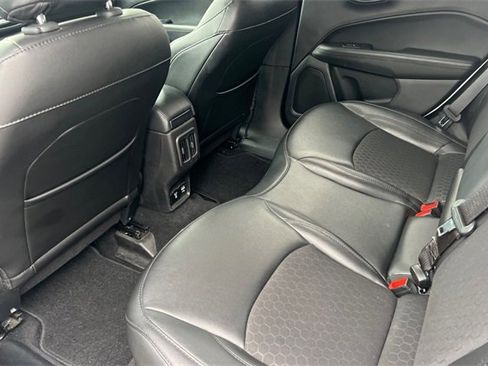 Used 2019 Jeep Compass Latitude image 14