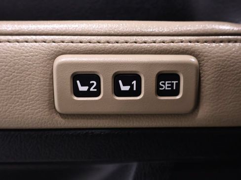 Used 2015 Toyota 4Runner Limited AWD/4WD image 12