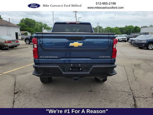 Used 2025 Chevrolet Silverado 2500 Custom w/ Custom Convenience Package AWD/4WD image 4