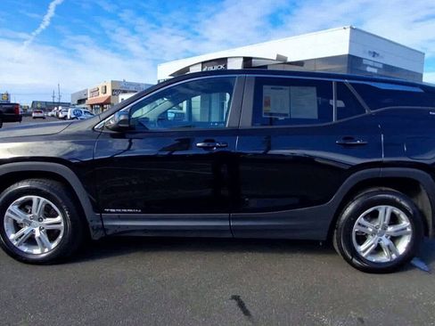 Used 2022 GMC Terrain SLE image 5