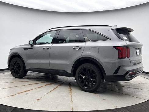 Used 2023 Kia Sorento SX AWD/4WD image 3