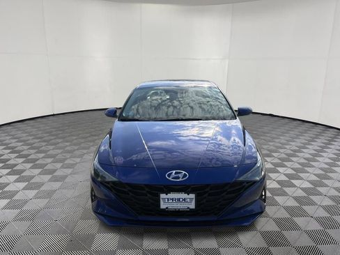 Used 2023 Hyundai Elantra SEL w/ Preferred Accessory Package FWD image 8