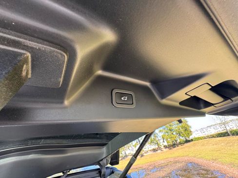 Used 2017 Land Rover Range Rover HSE AWD/4WD image 14